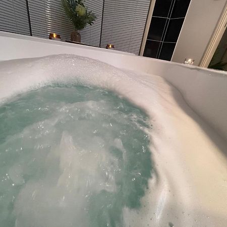 Chill Lux Spa Unit North Lakes Zewnętrze zdjęcie